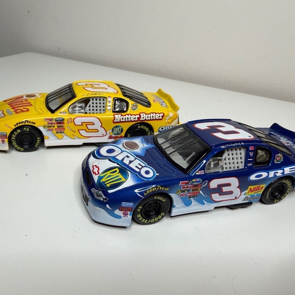 NASCAR Die-Cast Toy Cars Set - Yellow and Blue - Picture 2 of 4